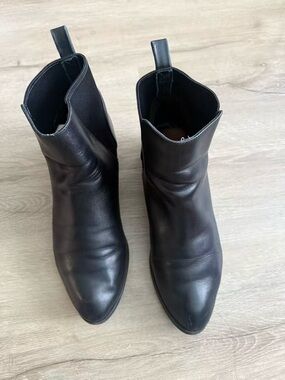 Tory Burch Black Leather Pointed Toe Ankle Boots